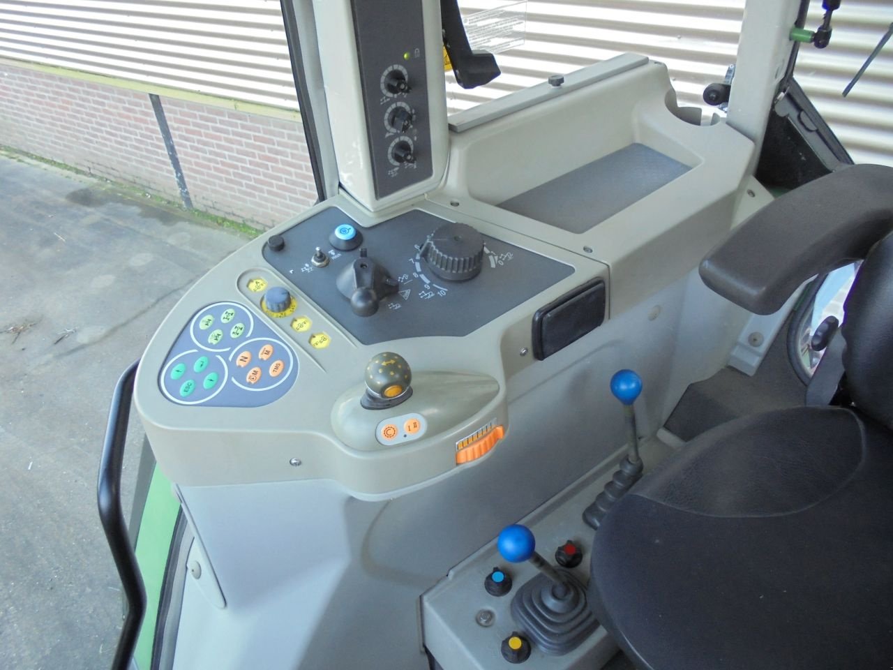 Traktor Türe ait Fendt 310 vario ( 311-312-313 ), Gebrauchtmaschine içinde Houten (resim 8)