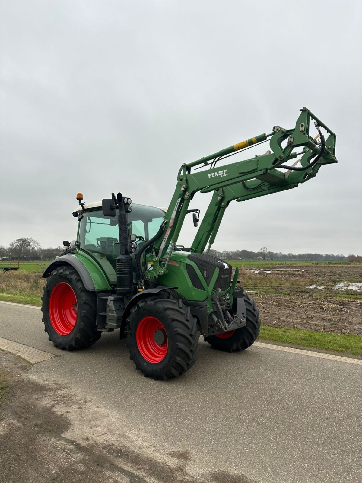 Traktor tipa Fendt 310 Vario S4 met voorlader, Gebrauchtmaschine u zwolle (Slika 2)