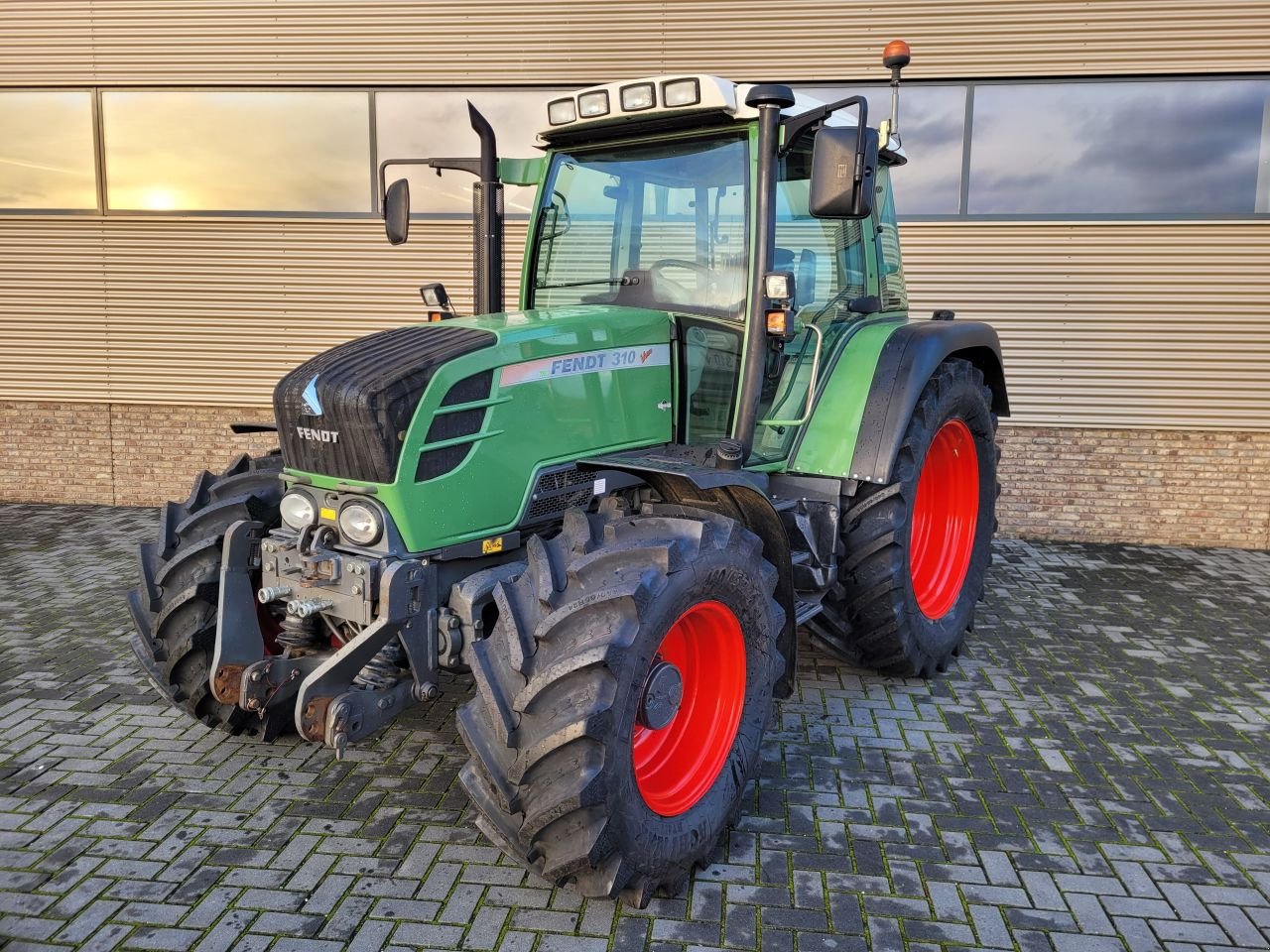 Traktor des Typs Fendt 310 vario tms, Gebrauchtmaschine in Houten (Bild 1)