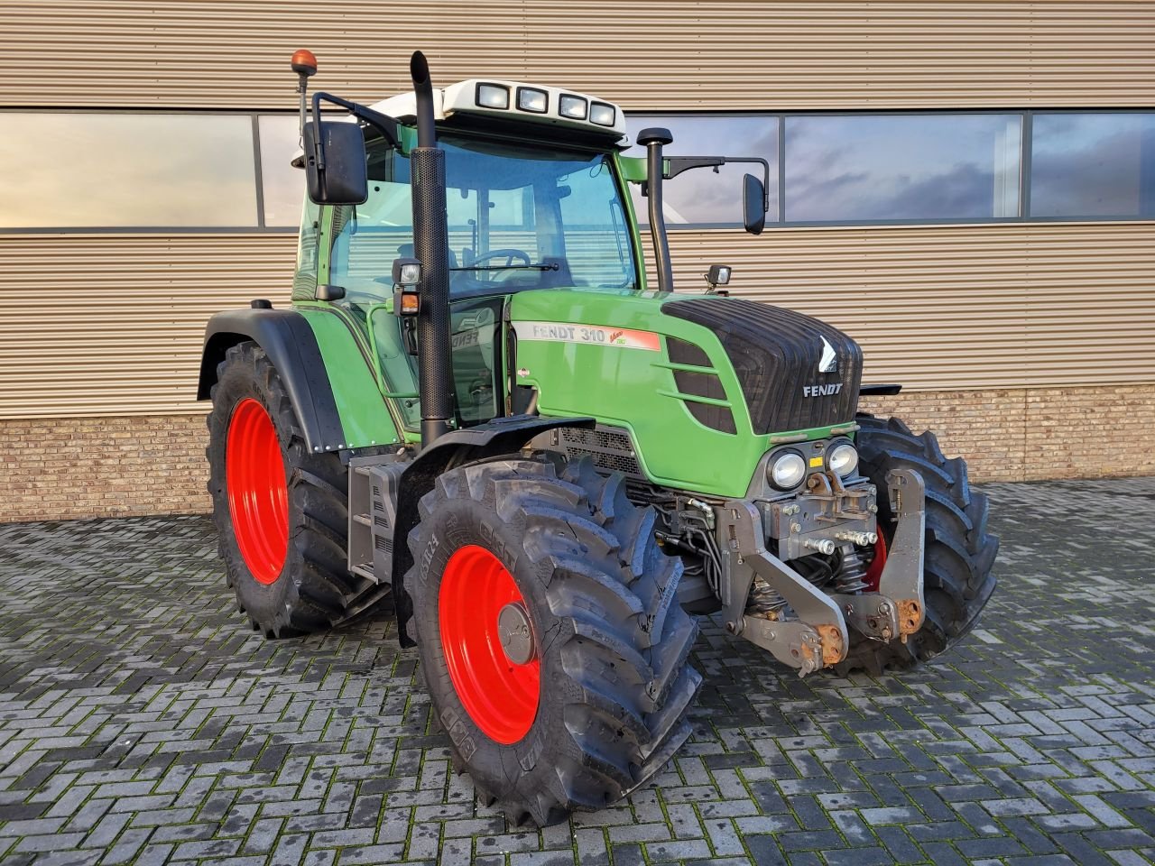 Traktor des Typs Fendt 310 vario tms, Gebrauchtmaschine in Houten (Bild 5)