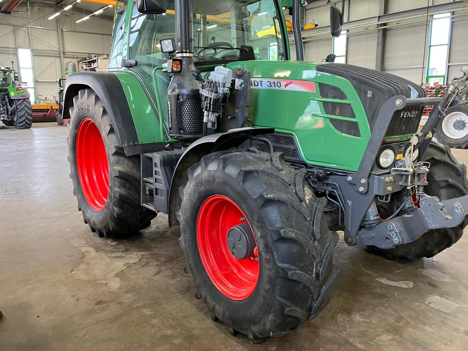 Traktor des Typs Fendt 310 Vario, Gebrauchtmaschine in Korbach (Bild 4)