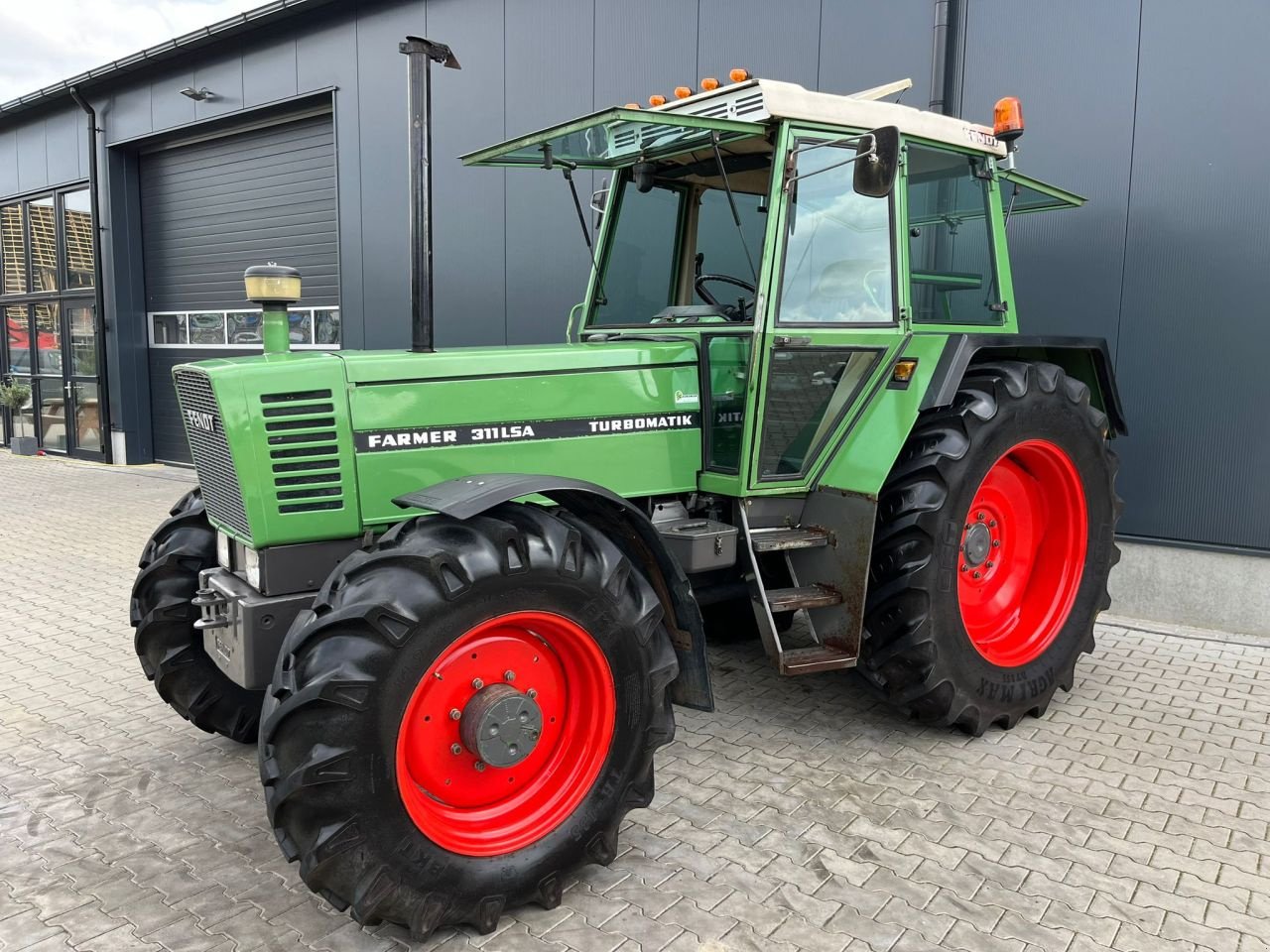 Traktor Türe ait Fendt 311 Lsa, Gebrauchtmaschine içinde Daarle (resim 2)