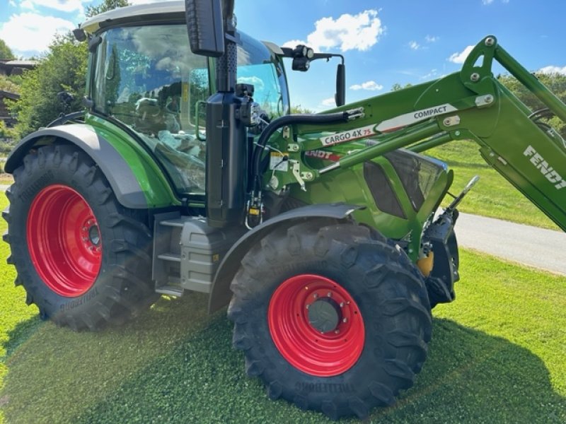 Traktor des Typs Fendt 311 Vario Gen.4 Profi+ Setting2  mit Cargo 4X75, Neumaschine in Aicha (Bild 1)