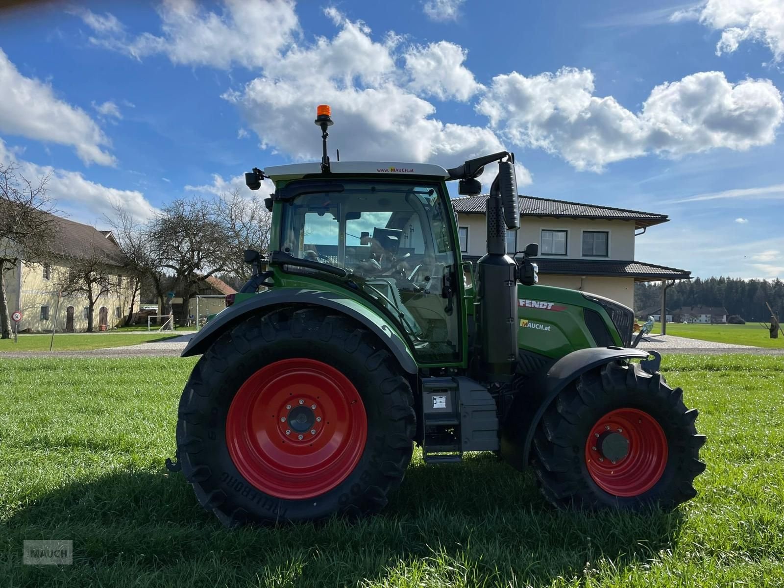 Traktor van het type Fendt 311 Vario Profi+, Gebrauchtmaschine in Burgkirchen (Foto 12)