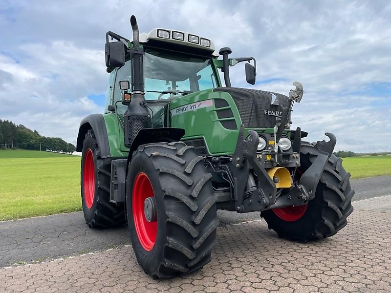 Traktor des Typs Fendt 311 Vario TMS SCR, Gebrauchtmaschine in Steinau  (Bild 1)