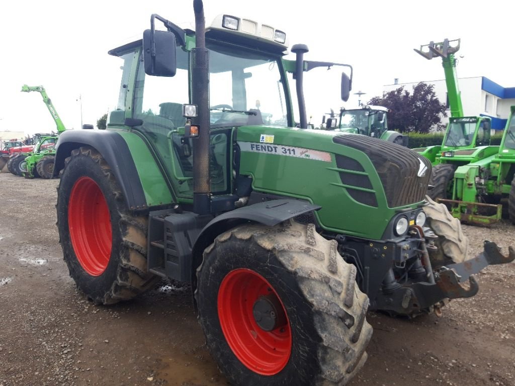 Traktor des Typs Fendt 311 VARIO, Gebrauchtmaschine in BRAS SUR MEUSE (Bild 2)