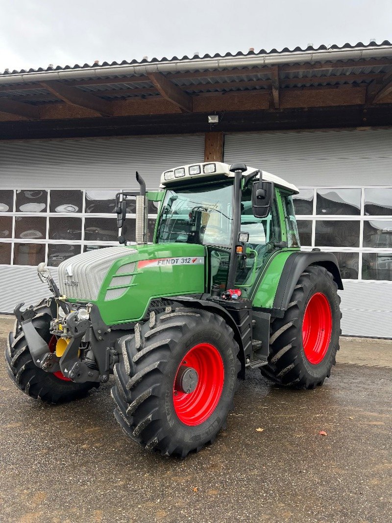 Traktor типа Fendt 312 TMS, Gebrauchtmaschine в Rifferswil (Фотография 1)