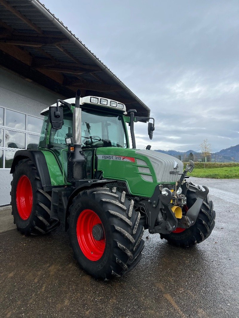 Traktor типа Fendt 312 TMS, Gebrauchtmaschine в Rifferswil (Фотография 2)