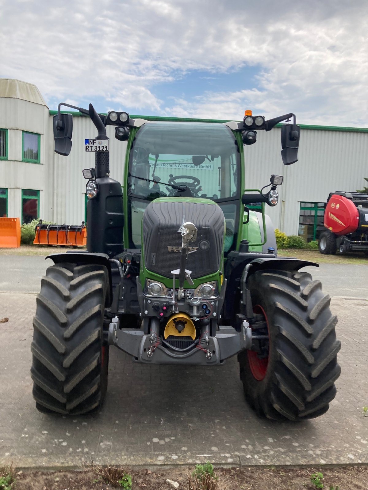 Traktor of the type Fendt 312 Vario Gen4 Profi+, Gebrauchtmaschine in Itzehoe (Picture 4)