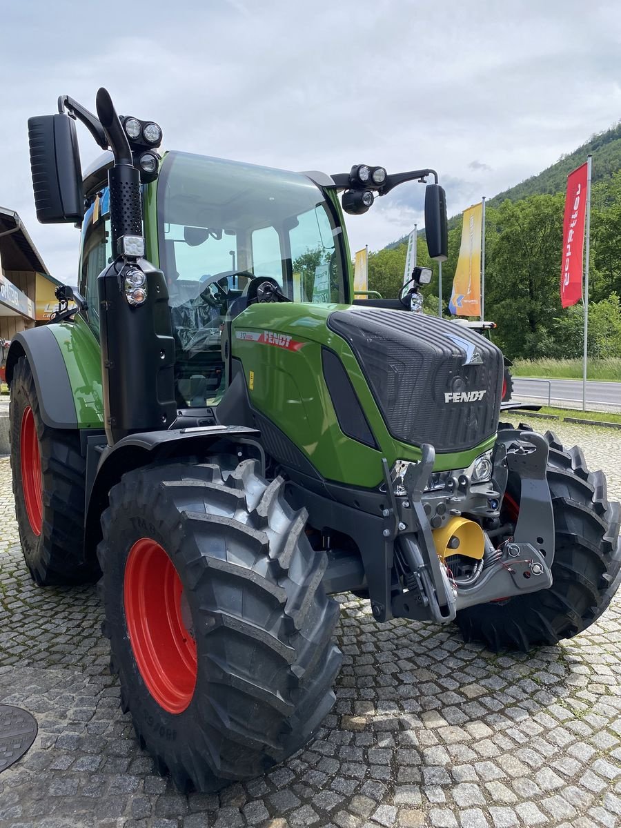 Traktor of the type Fendt 312 Vario Profi, Neumaschine in Ebensee (Picture 4)