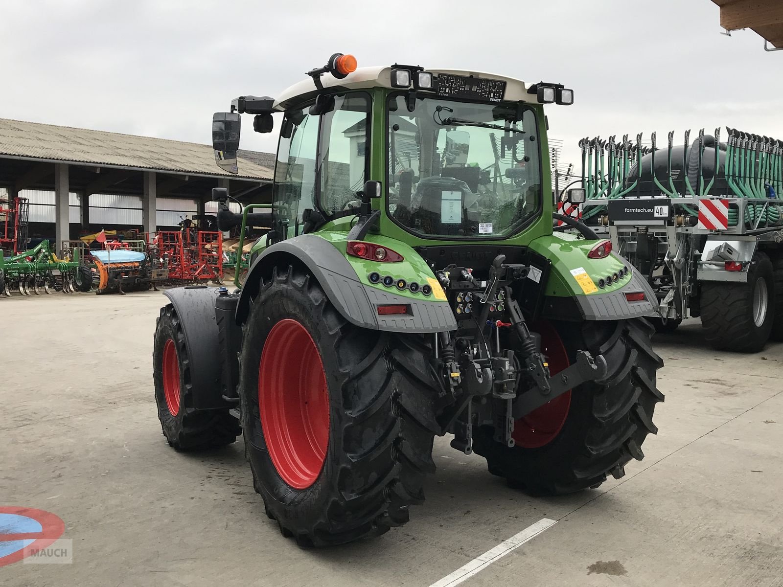 Traktor of the type Fendt 312 Vario Profi, Neumaschine in Burgkirchen (Picture 7)