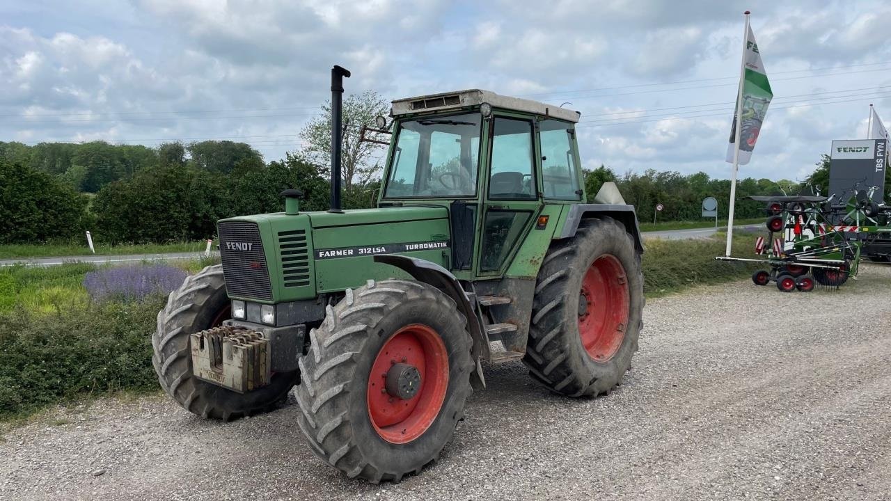 Traktor of the type Fendt 312, Gebrauchtmaschine in Grindsted (Picture 1)