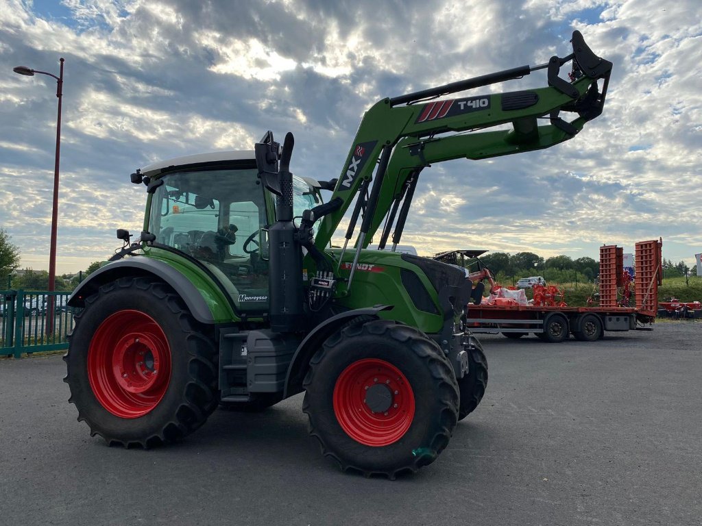 Traktor типа Fendt 313 POWER (  DESTOCKAGE ), Gebrauchtmaschine в MAURIAC (Фотография 2)