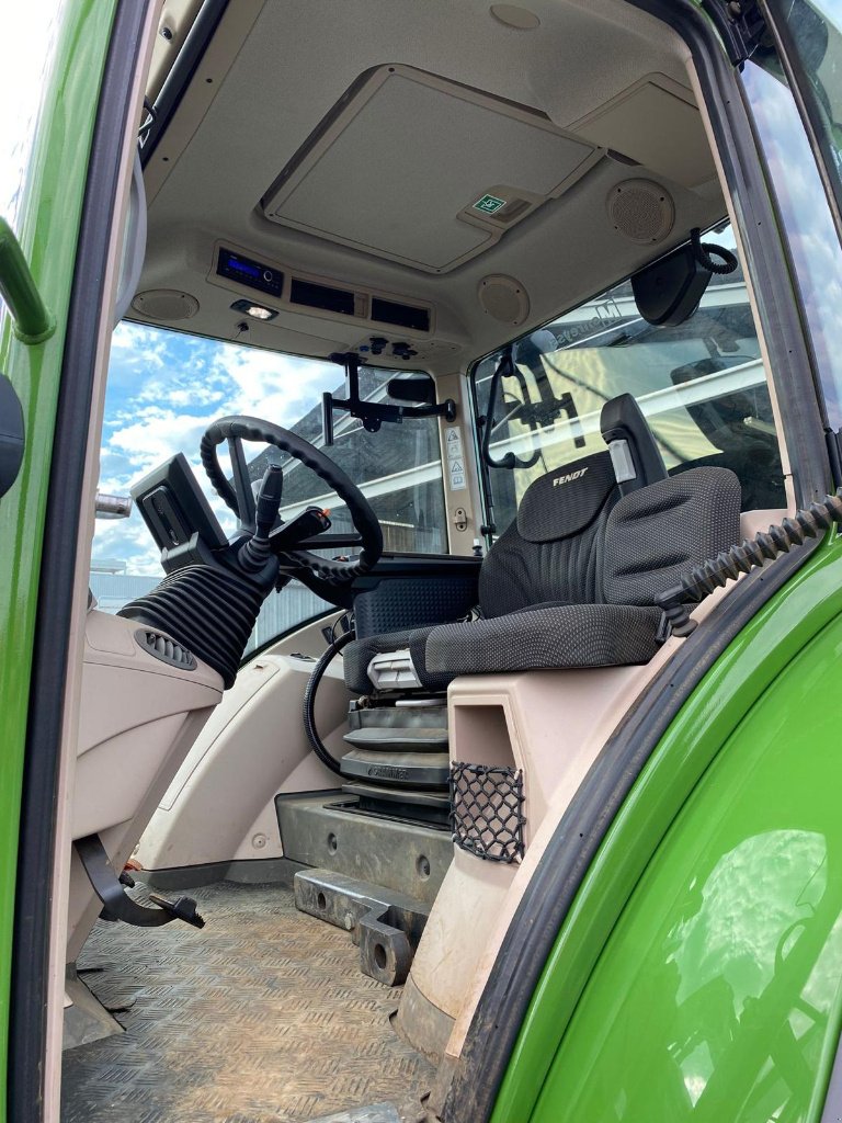 Traktor типа Fendt 313 POWER (  DESTOCKAGE ), Gebrauchtmaschine в MAURIAC (Фотография 9)