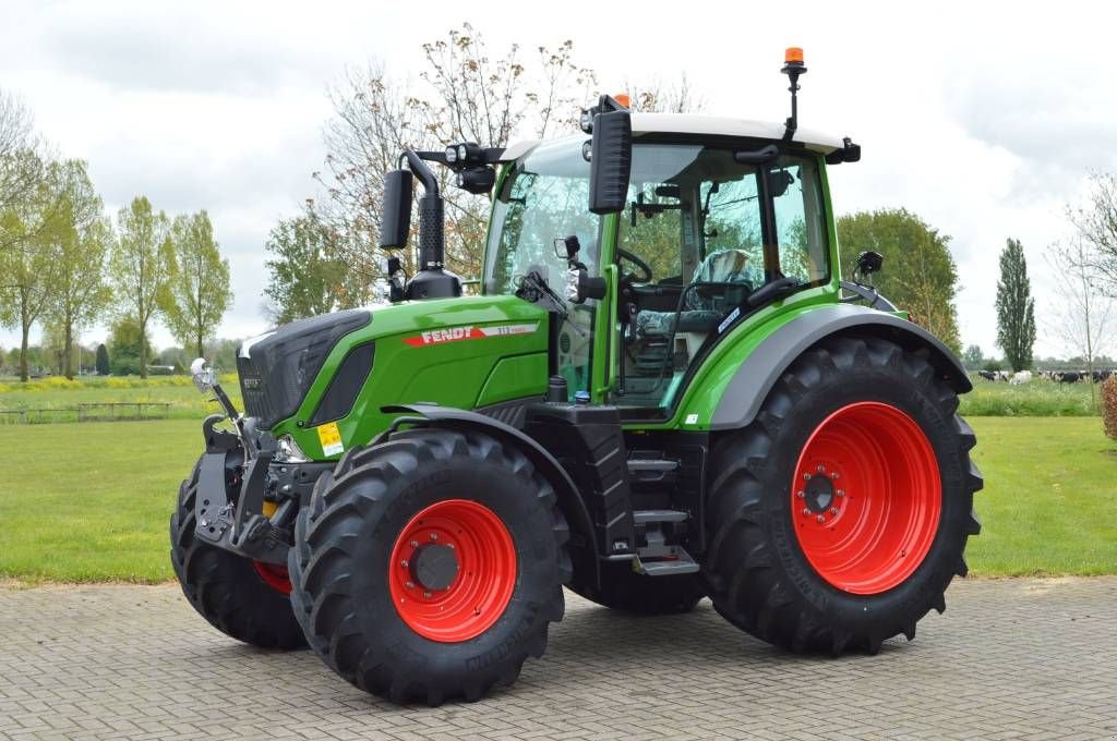 Traktor van het type Fendt 313 Vario Gen4 Profi+ Setting2, Neumaschine in Erichem (Foto 1)