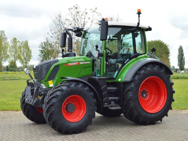 Traktor of the type Fendt 313 Vario Gen4 Profi+ Setting2, Neumaschine in Erichem