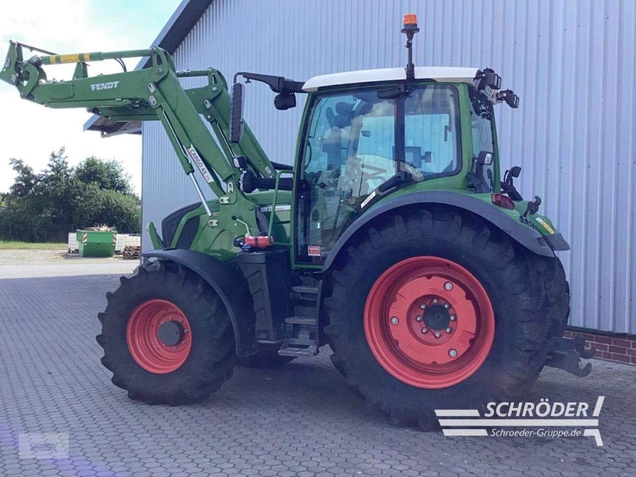 Traktor des Typs Fendt 313 VARIO GEN4 PROFI, Neumaschine in Norden (Bild 2)