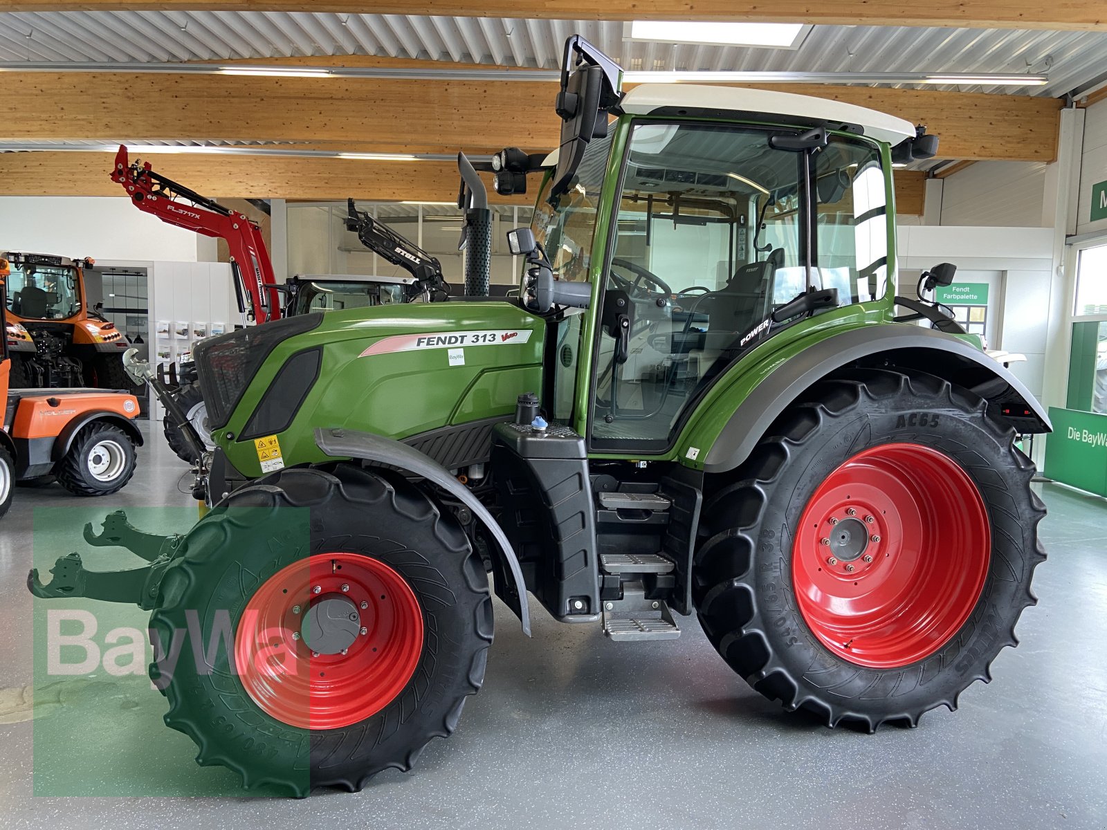 Traktor des Typs Fendt 313 Vario S4 Power, Gebrauchtmaschine in Bamberg (Bild 3)