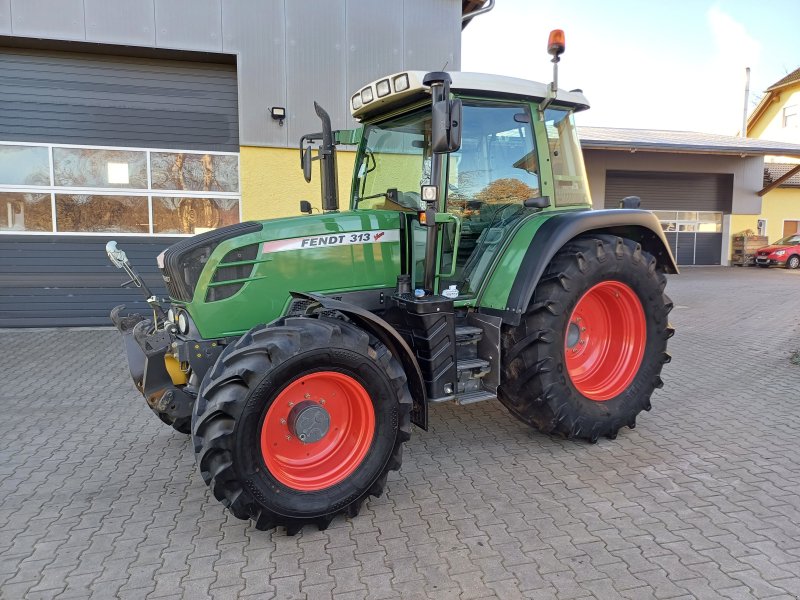 Traktor des Typs Fendt 313 Vario SCR Frontzapfwelle sehr gepflegt 309 310 311 312, Gebrauchtmaschine in Tirschenreuth (Bild 1)