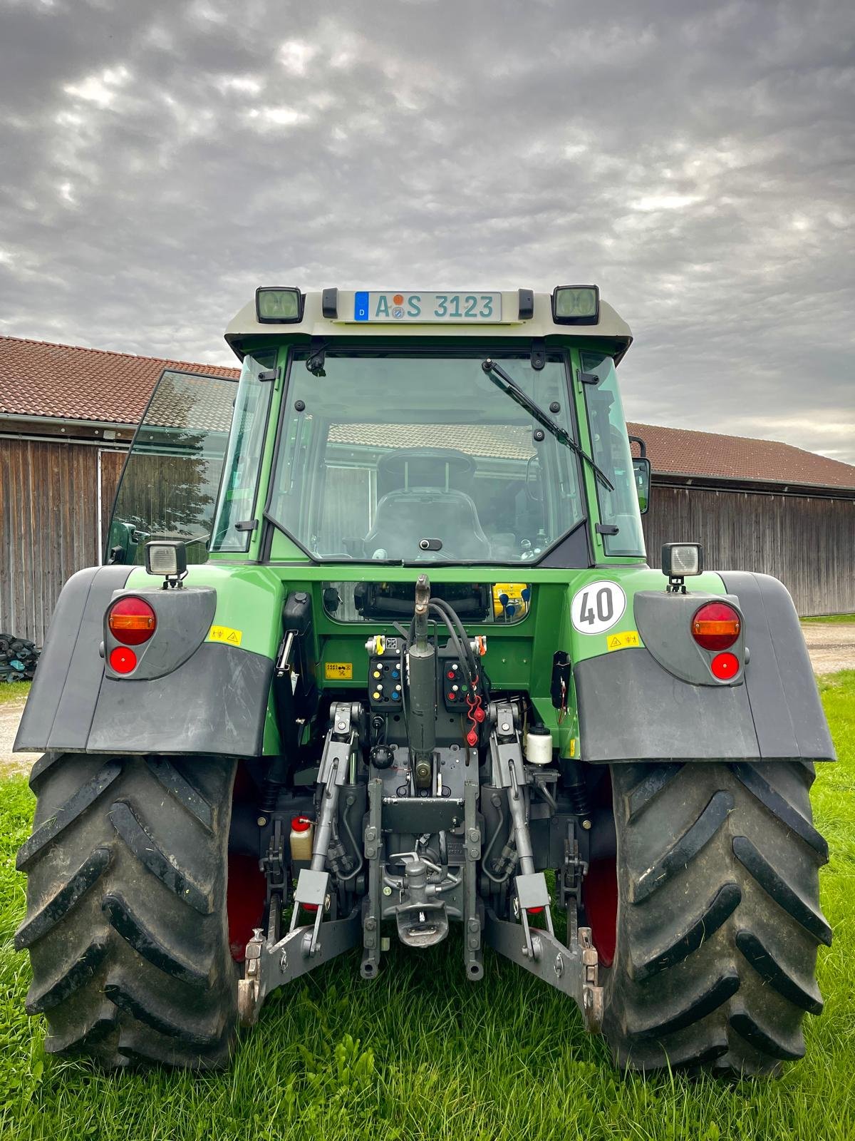 Traktor типа Fendt 31O Vario SCR, Gebrauchtmaschine в Hiltenfingen (Фотография 3)