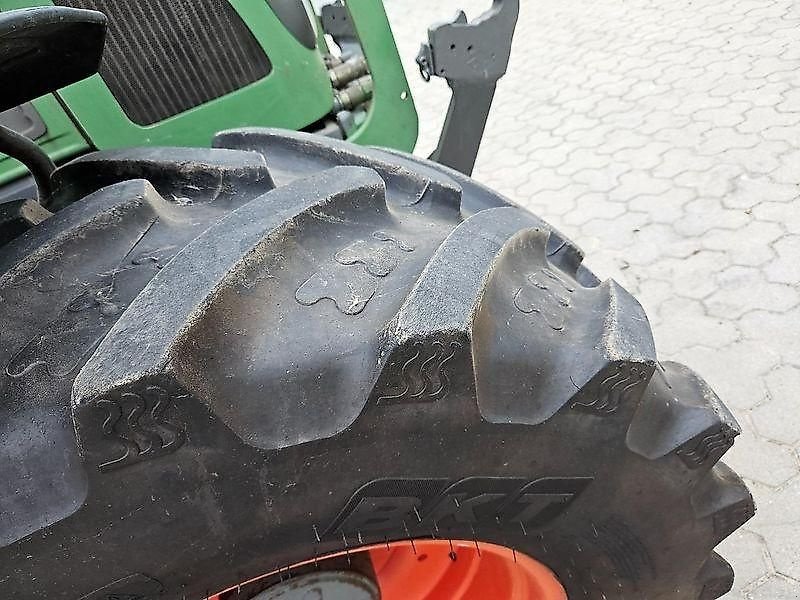 Traktor Türe ait Fendt 411 Vario mit Frontlader und Frontzapfwelle, Gebrauchtmaschine içinde Honigsee (resim 13)