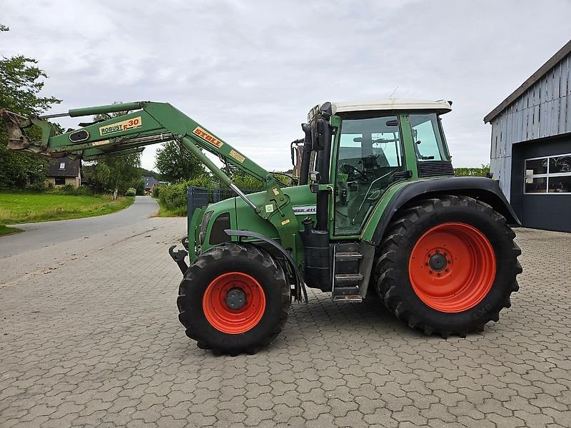 Traktor des Typs Fendt 411 Vario mit Frontlader, Gebrauchtmaschine in Honigsee (Bild 3)