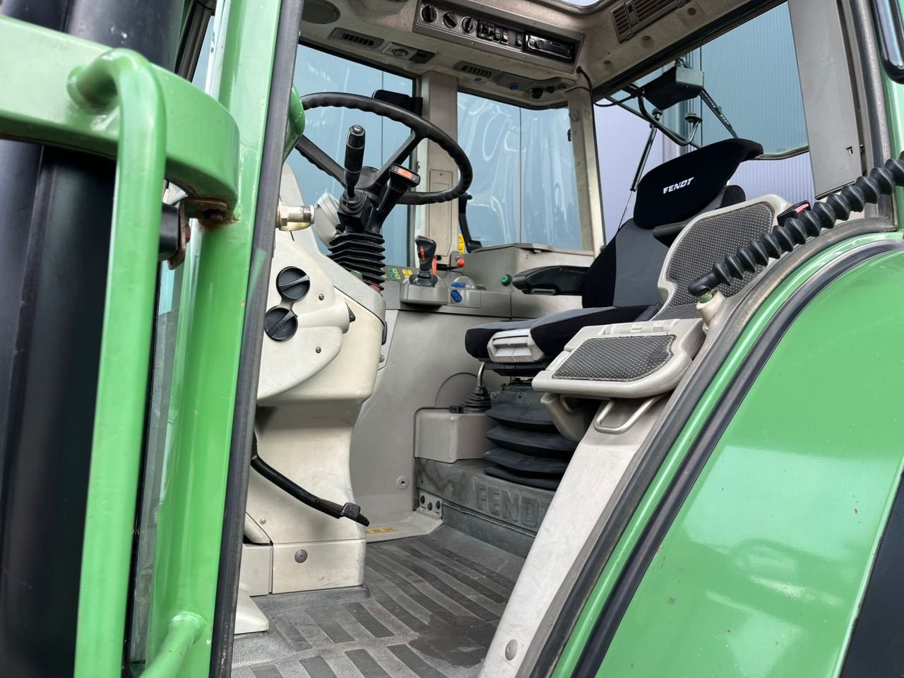 Traktor типа Fendt 411 Vario, Gebrauchtmaschine в Daarle (Фотография 8)