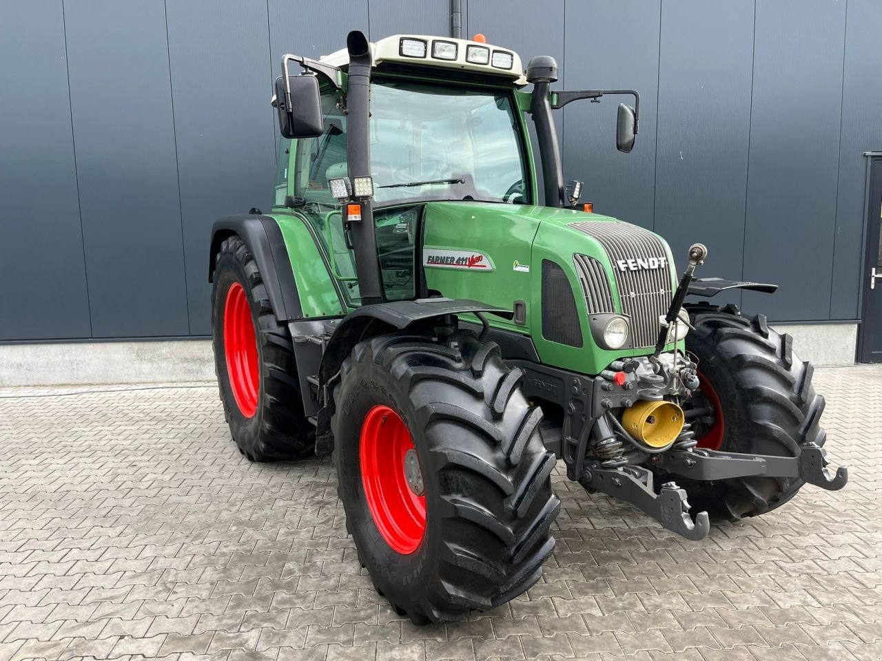 Traktor typu Fendt 411 Vario, Gebrauchtmaschine w Daarle (Zdjęcie 3)