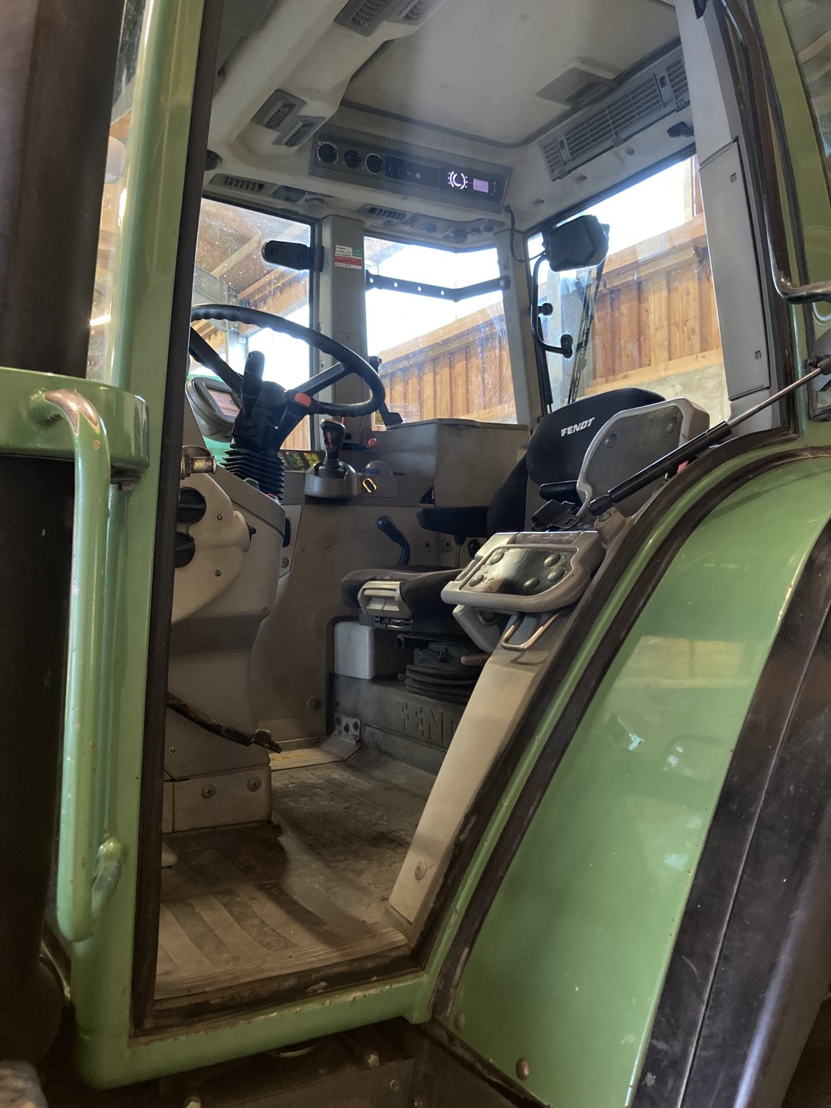 Traktor a típus Fendt 411 Vario, Gebrauchtmaschine ekkor: Unterschleissheim (Kép 5)