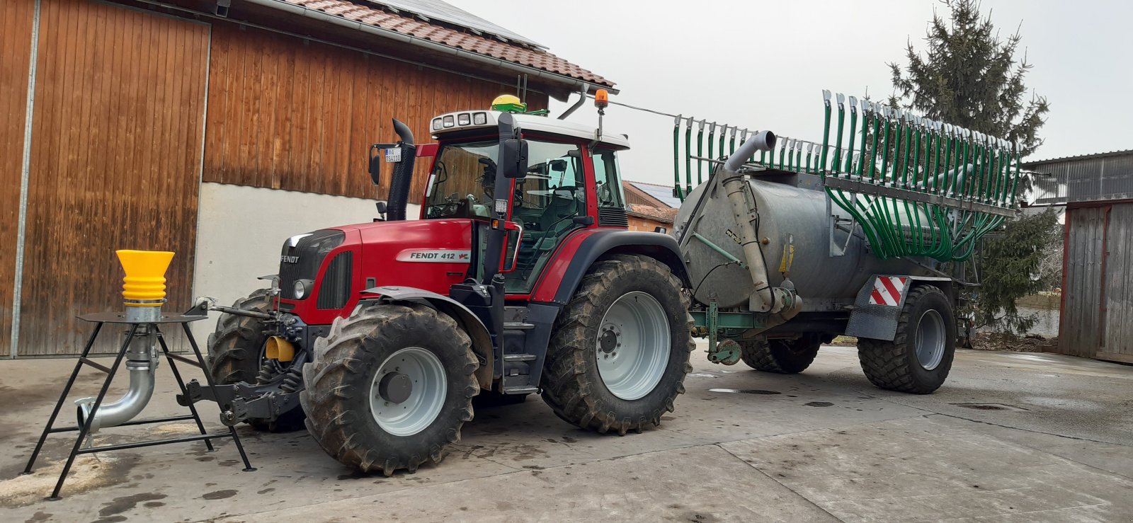 Traktor du type Fendt 412  Vario, Gebrauchtmaschine en Königsbrunn (Photo 1)