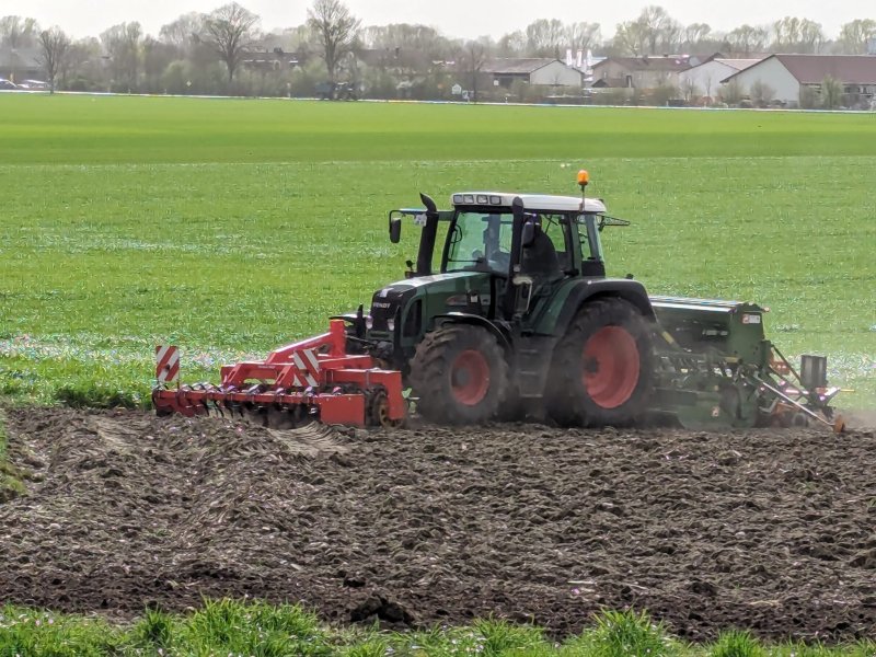 Traktor des Typs Fendt 412  Vario, Gebrauchtmaschine in Prittriching (Bild 1)