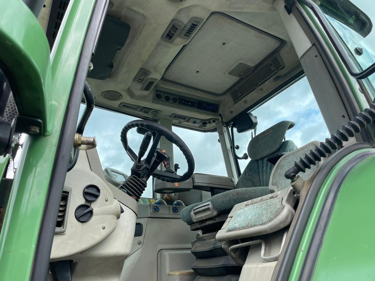 Traktor typu Fendt 413 Vario tms, Gebrauchtmaschine w Wapenveld (Zdjęcie 4)