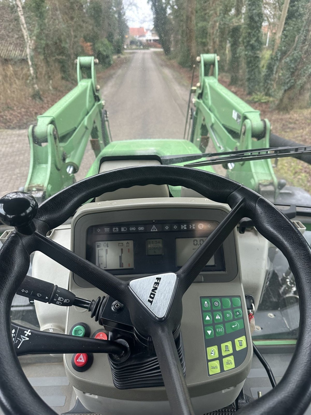 Traktor of the type Fendt 413 Vario TMS, Gebrauchtmaschine in Rossum (Picture 9)