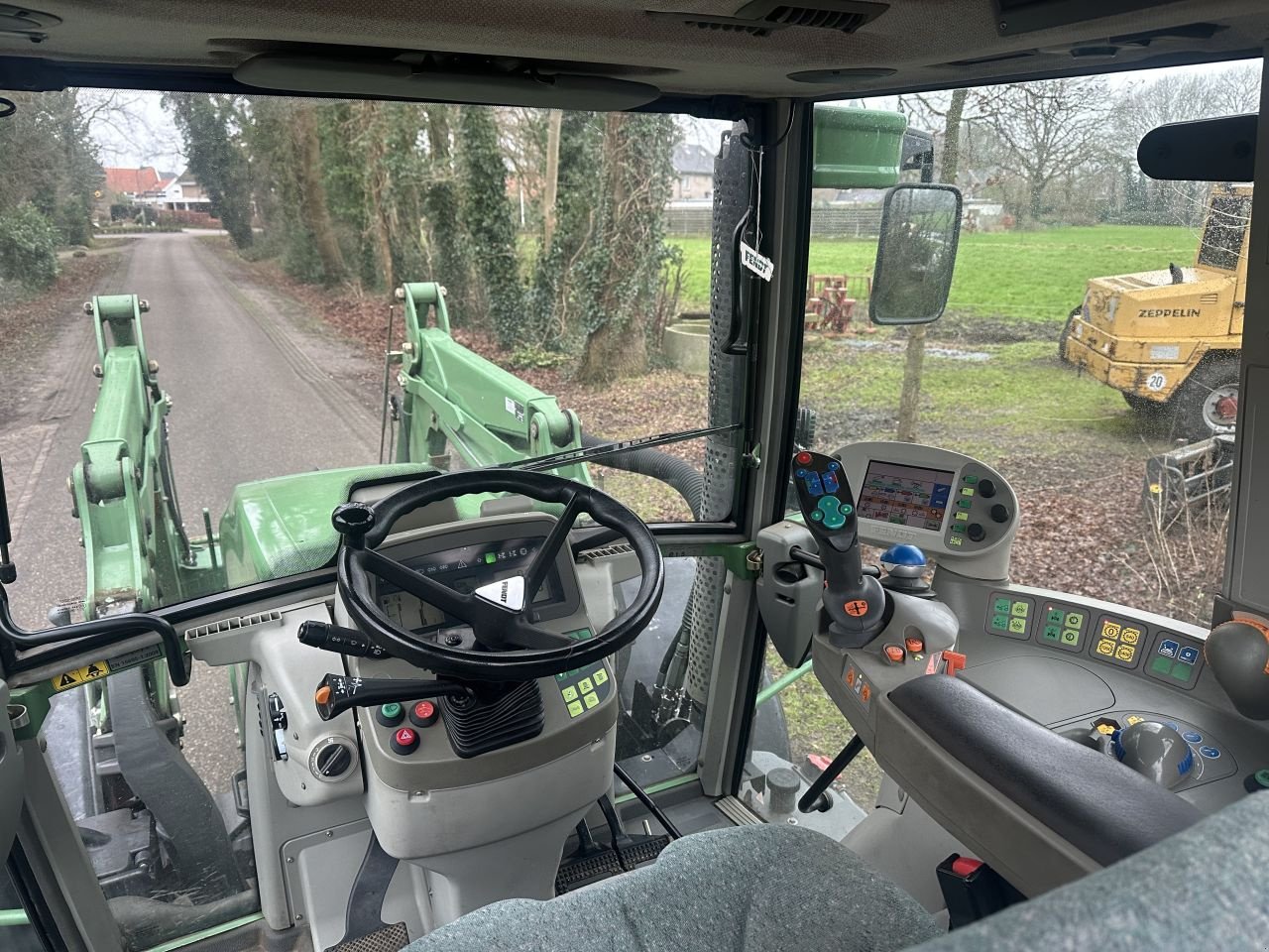 Traktor of the type Fendt 413 Vario TMS, Gebrauchtmaschine in Rossum (Picture 7)