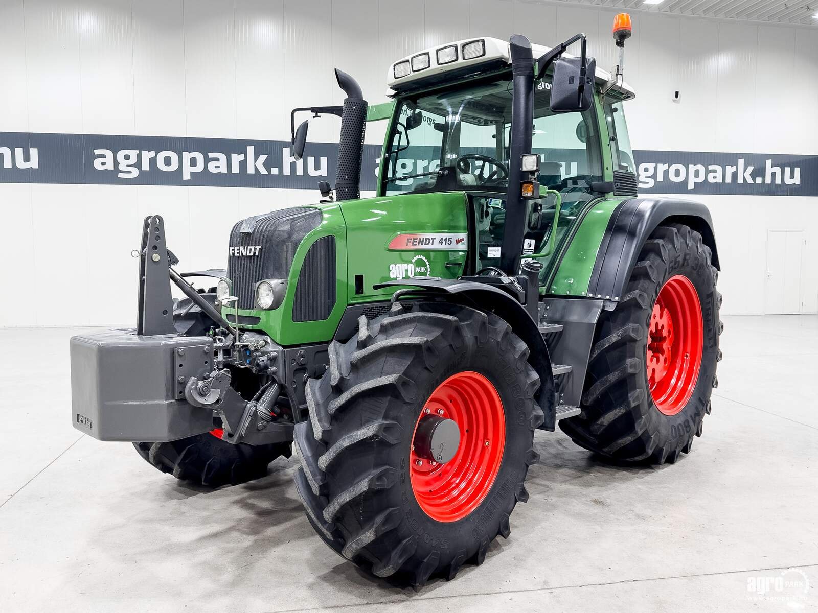 Traktor des Typs Fendt 415 Vario TMS, Gebrauchtmaschine in Csengele (Bild 2)