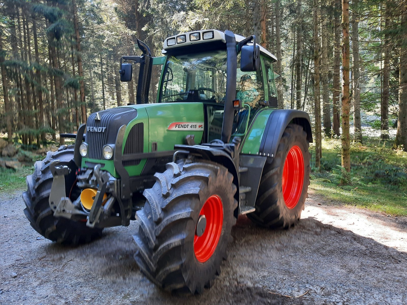 Traktor des Typs Fendt 415 Vario TMS, Gebrauchtmaschine in Böbrach (Bild 13)