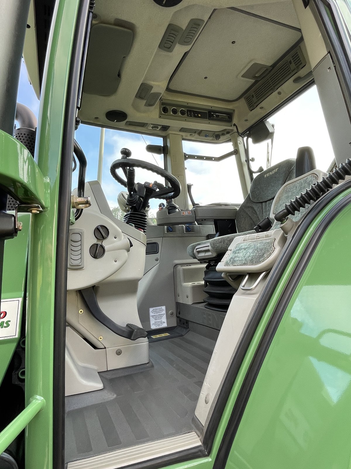 Traktor του τύπου Fendt 415 Vario TMS, Gebrauchtmaschine σε Freudenberg (Φωτογραφία 12)