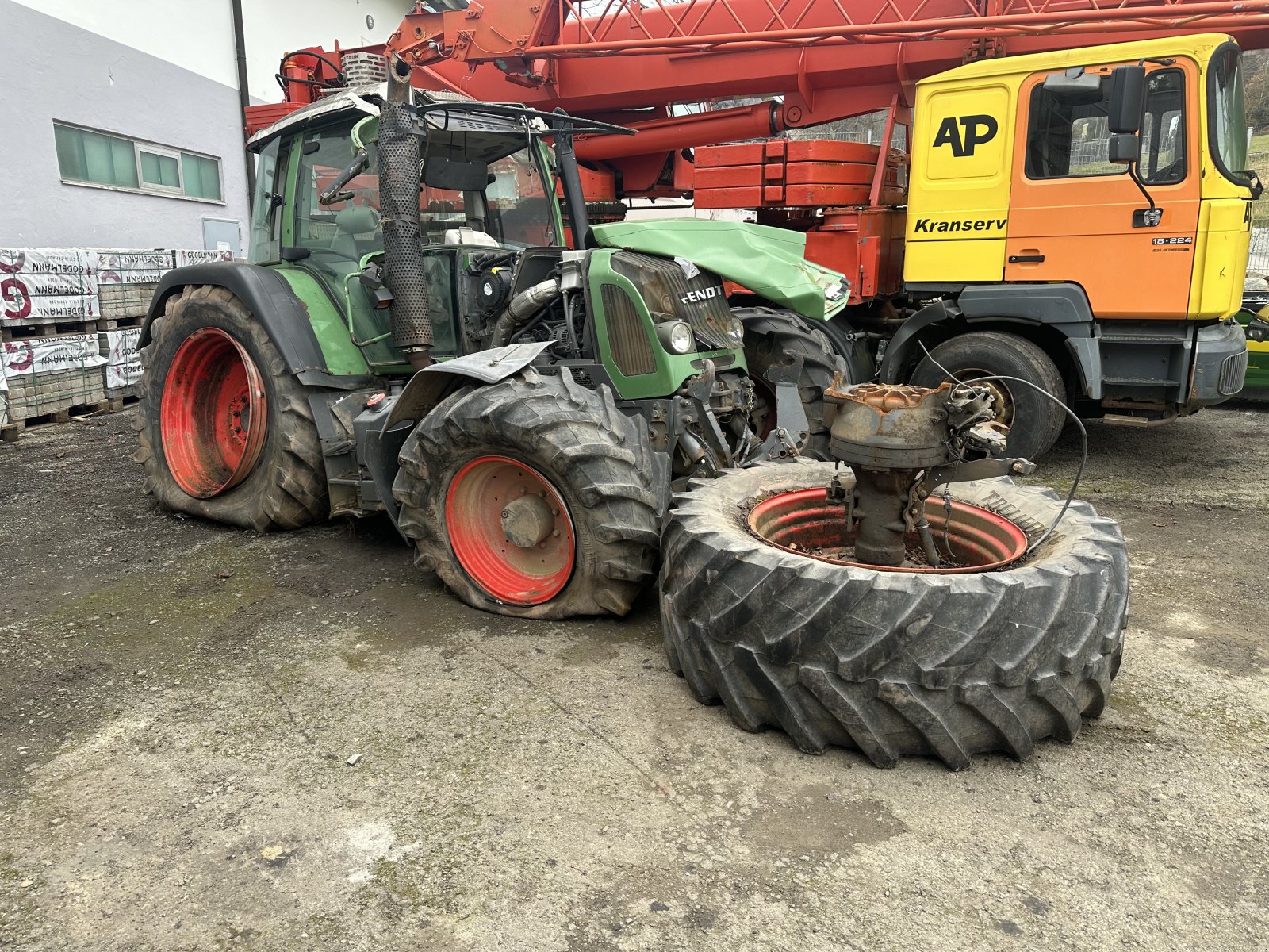 Traktor Türe ait Fendt 415 Vario Unfall, Gebrauchtmaschine içinde Neureichenau (resim 1)