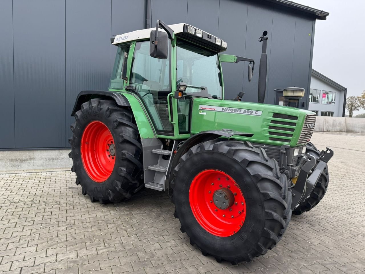 Traktor des Typs Fendt 509 Turboshift, Gebrauchtmaschine in Daarle (Bild 4)