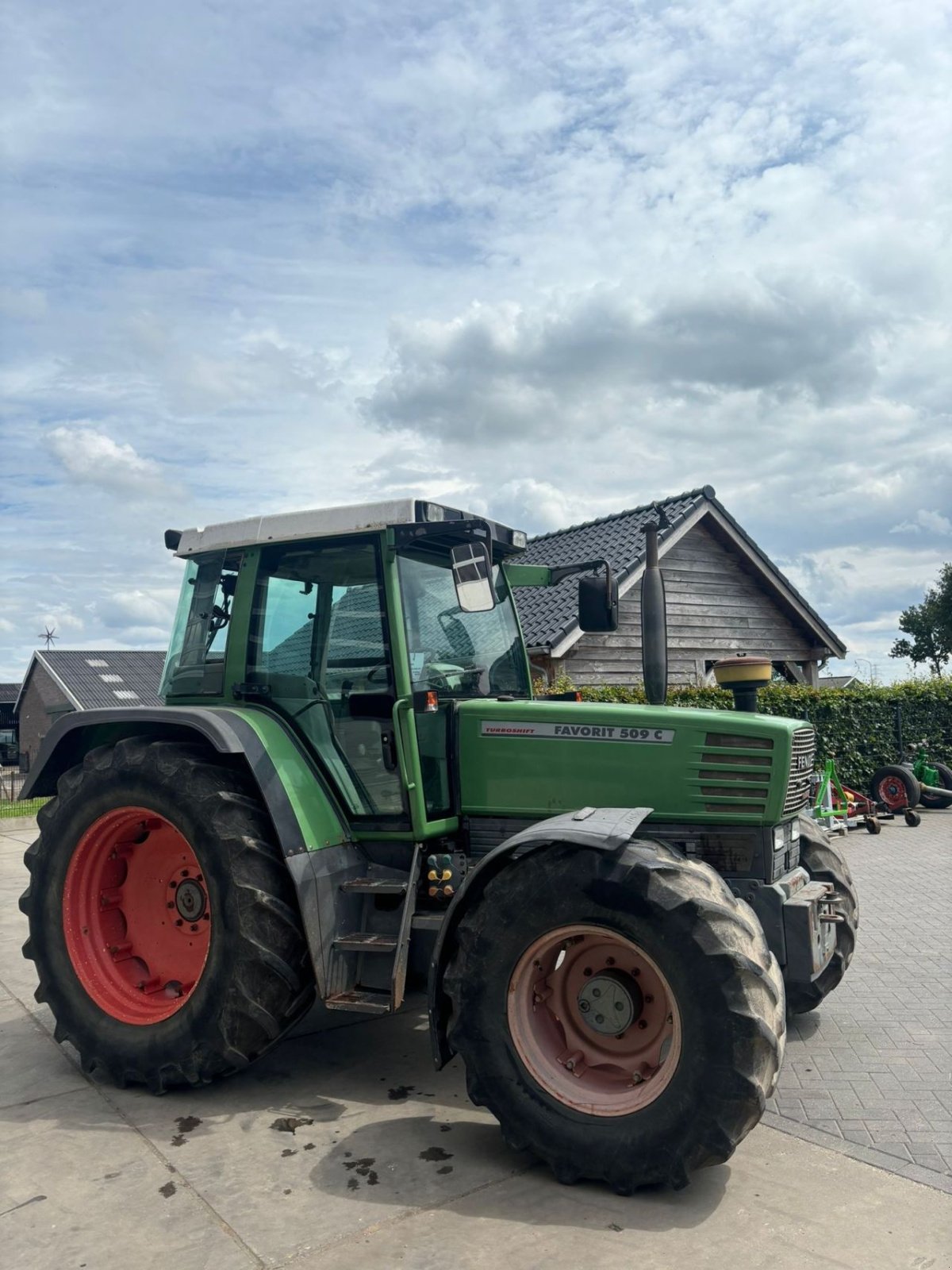 Traktor от тип Fendt 509, Gebrauchtmaschine в Wadenoijen (Снимка 3)