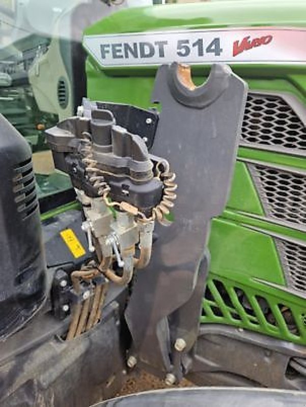 Traktor от тип Fendt 514 VARIO POWER, Gebrauchtmaschine в PEYROLE (Снимка 9)