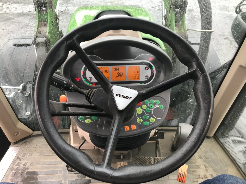 Traktor typu Fendt 514 VARIO PROFI + . AUTOGUIDAGE, Gebrauchtmaschine w UZERCHE (Zdjęcie 9)