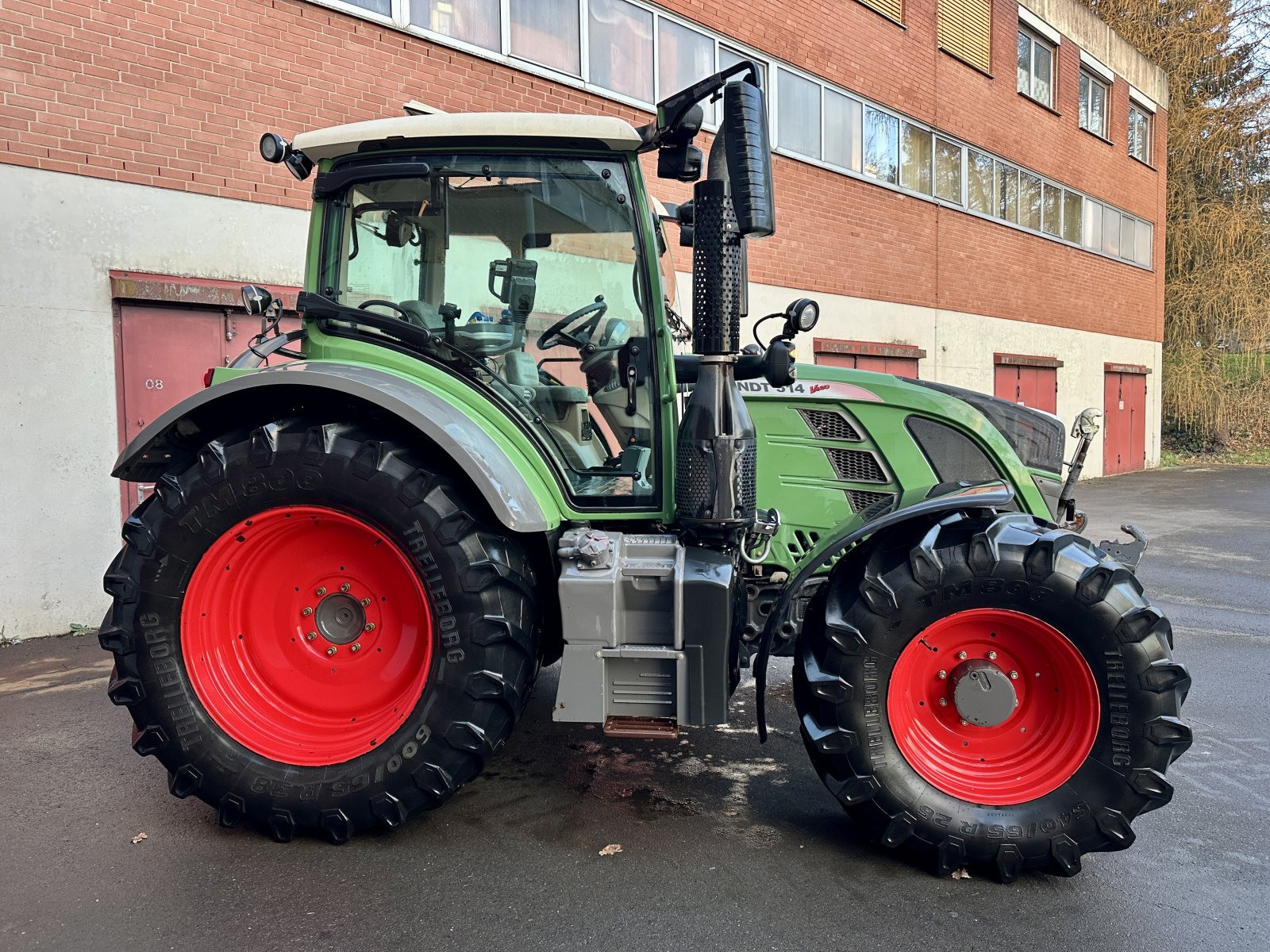 Traktor des Typs Fendt 514 Vario SCR Power, EZ 2016, 6.850 h ( No 412 414 415 512 516 ), Gebrauchtmaschine in Weimar/Hessen (Bild 4)