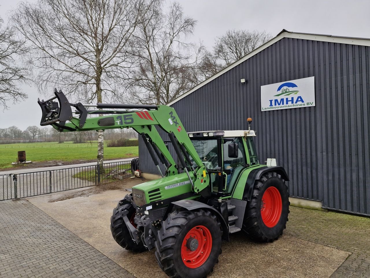 Traktor des Typs Fendt 515C, Gebrauchtmaschine in Daarle (Bild 1)