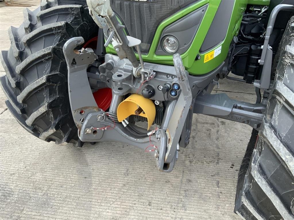 Traktor typu Fendt 516 Power Plus Front PTO. Front Lift. Vario. Luft bremser. Affjedret førerhus og foraksel. Ring til Ulrik på 40255544. Jeg snakker Jysk, tysk og engelsk., Gebrauchtmaschine w Kolding (Zdjęcie 3)