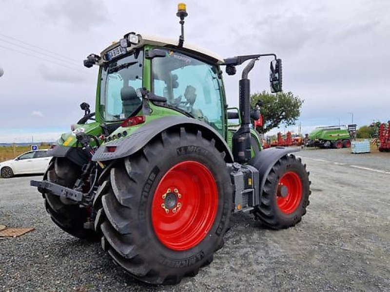 Traktor van het type Fendt 516 PROFI PLUS S4, Gebrauchtmaschine in PEYROLE (Foto 3)