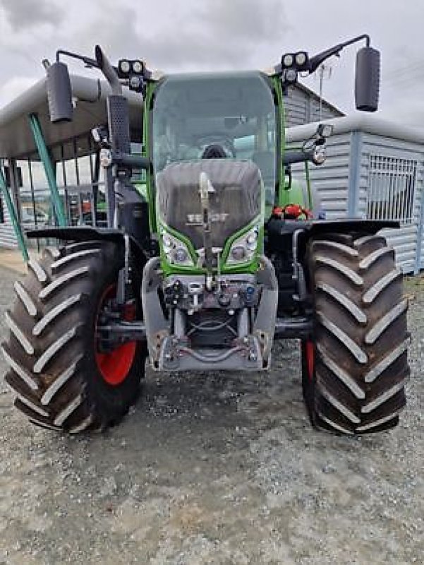 Traktor типа Fendt 516 PROFI PLUS S4, Gebrauchtmaschine в PEYROLE (Фотография 2)