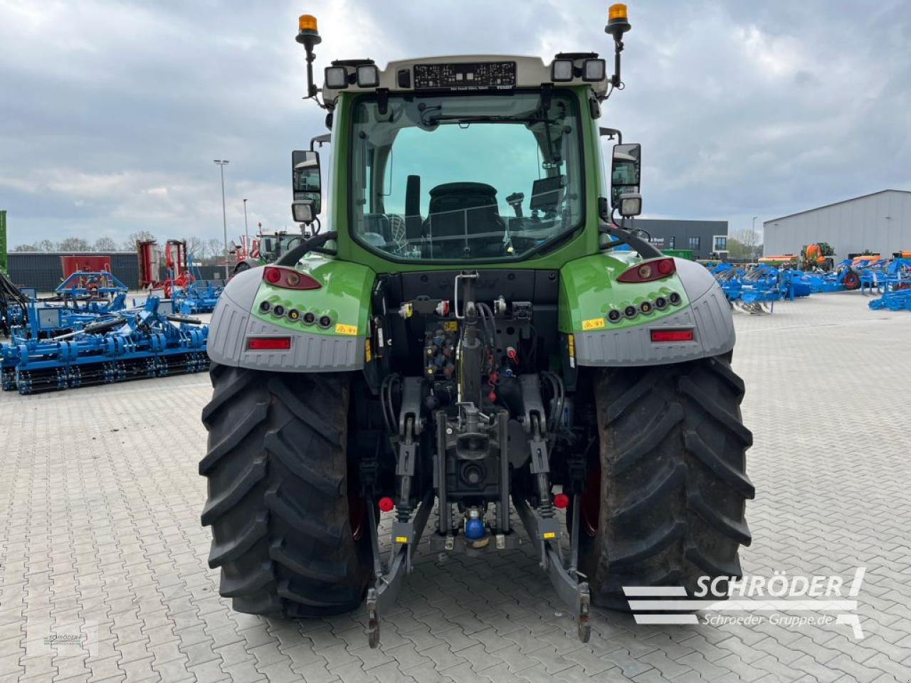 Traktor van het type Fendt 516 S4 PROFI PLUS, Gebrauchtmaschine in Scharrel (Foto 4)