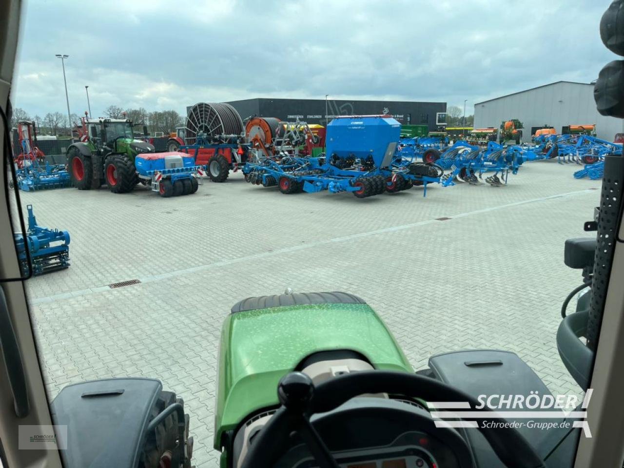 Traktor van het type Fendt 516 S4 PROFI PLUS, Gebrauchtmaschine in Scharrel (Foto 8)