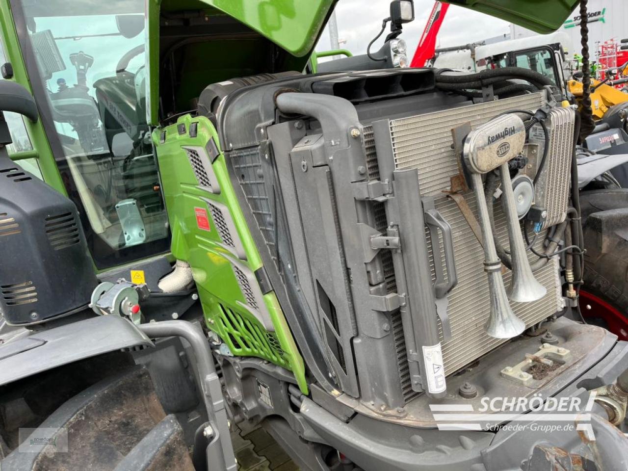 Traktor van het type Fendt 516 S4 PROFI PLUS, Gebrauchtmaschine in Scharrel (Foto 26)